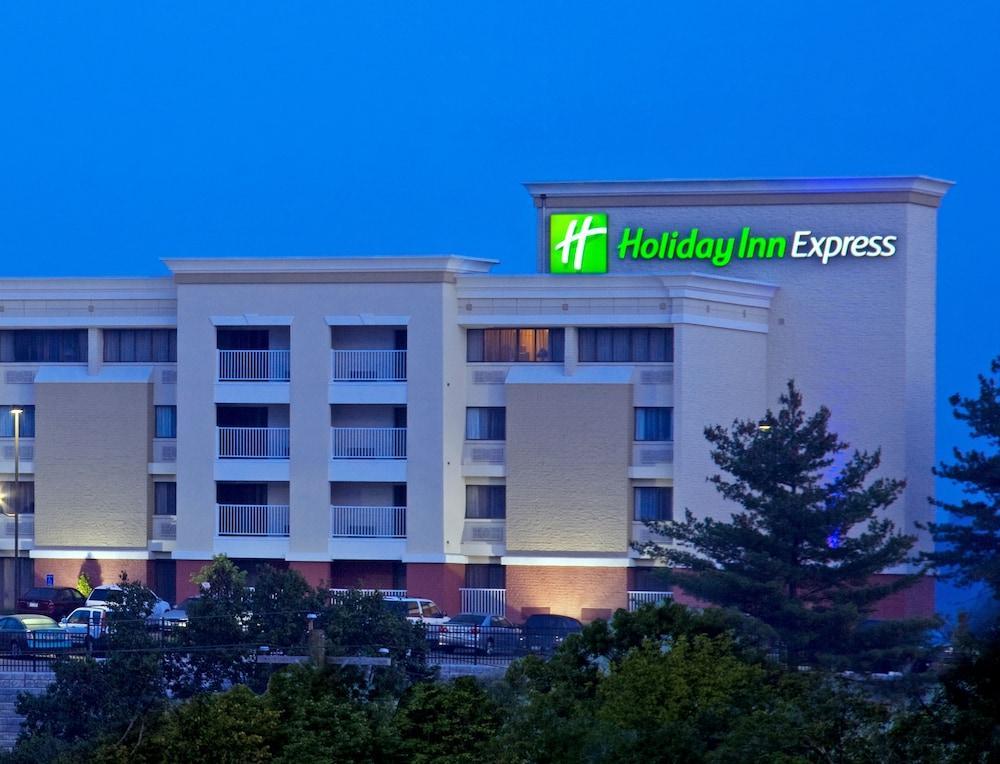 Dent Holiday Inn Express Cincinnati West By Ihg מראה חיצוני תמונה